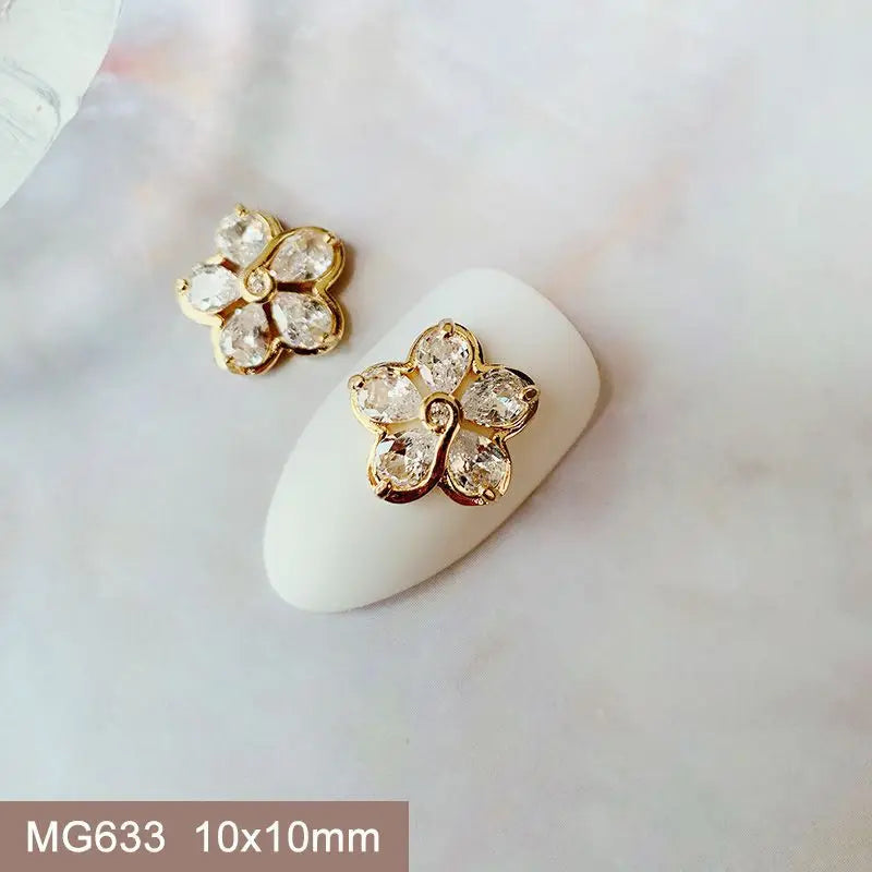 10 teile/los Oval Blume Bär Nagel Charms Schmuck Luxus Nagel Teile Edelsteine Steine Kristall Strass Nail art Dekoration Zubehör