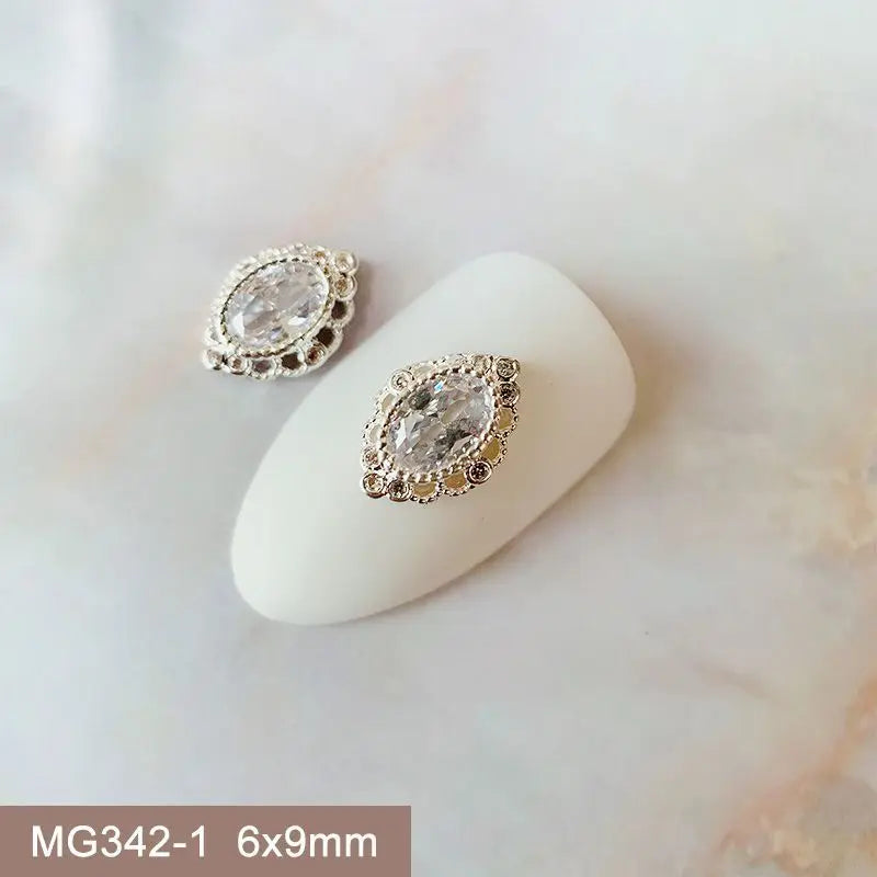 10 teile/los Oval Blume Bär Nagel Charms Schmuck Luxus Nagel Teile Edelsteine Steine Kristall Strass Nail art Dekoration Zubehör