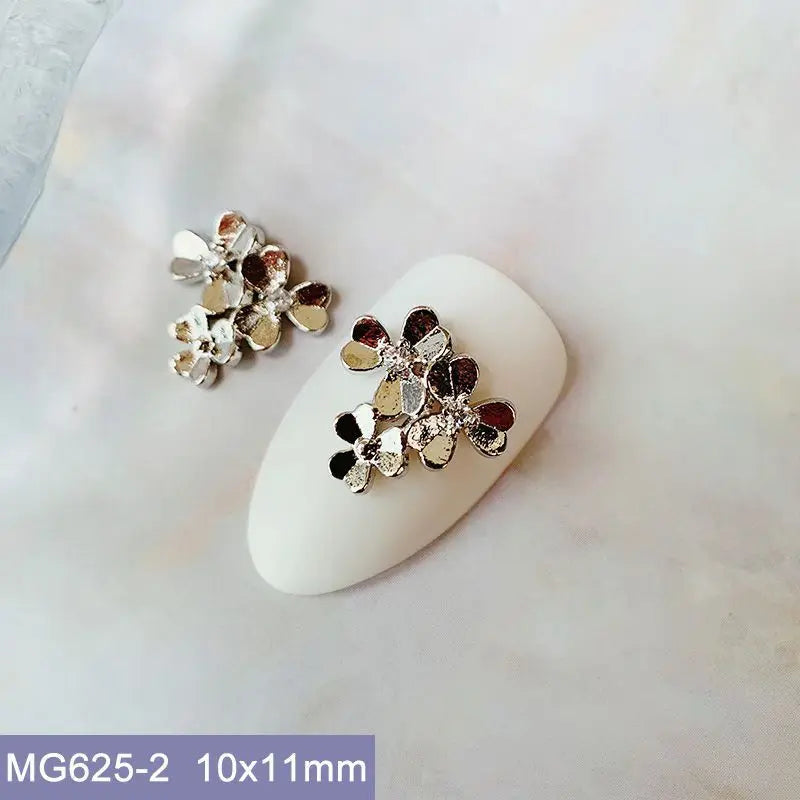 10 teile/los Oval Blume Bär Nagel Charms Schmuck Luxus Nagel Teile Edelsteine Steine Kristall Strass Nail art Dekoration Zubehör