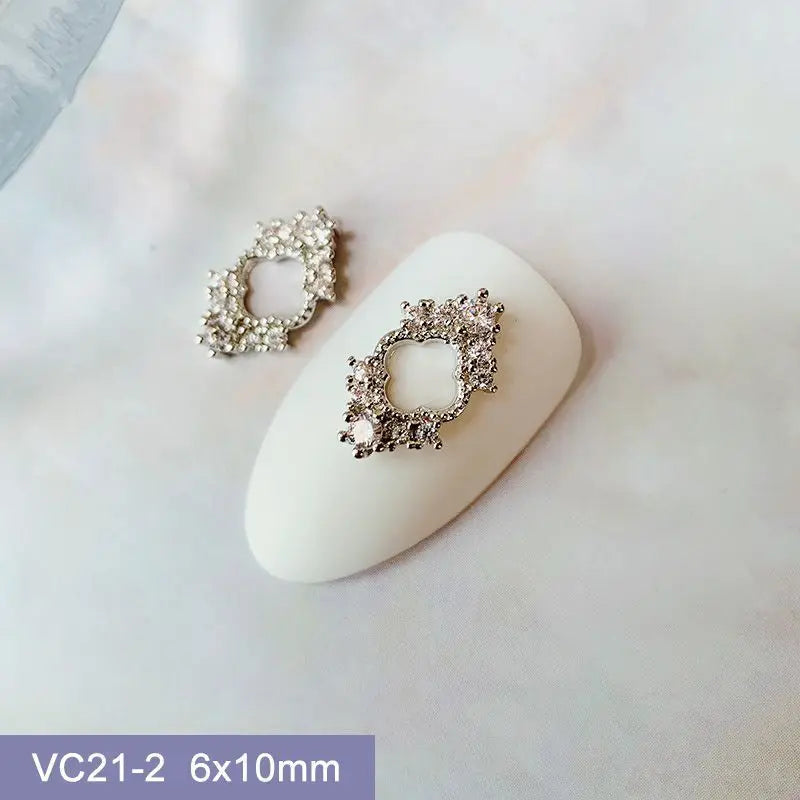 10 teile/los Oval Blume Bär Nagel Charms Schmuck Luxus Nagel Teile Edelsteine Steine Kristall Strass Nail art Dekoration Zubehör