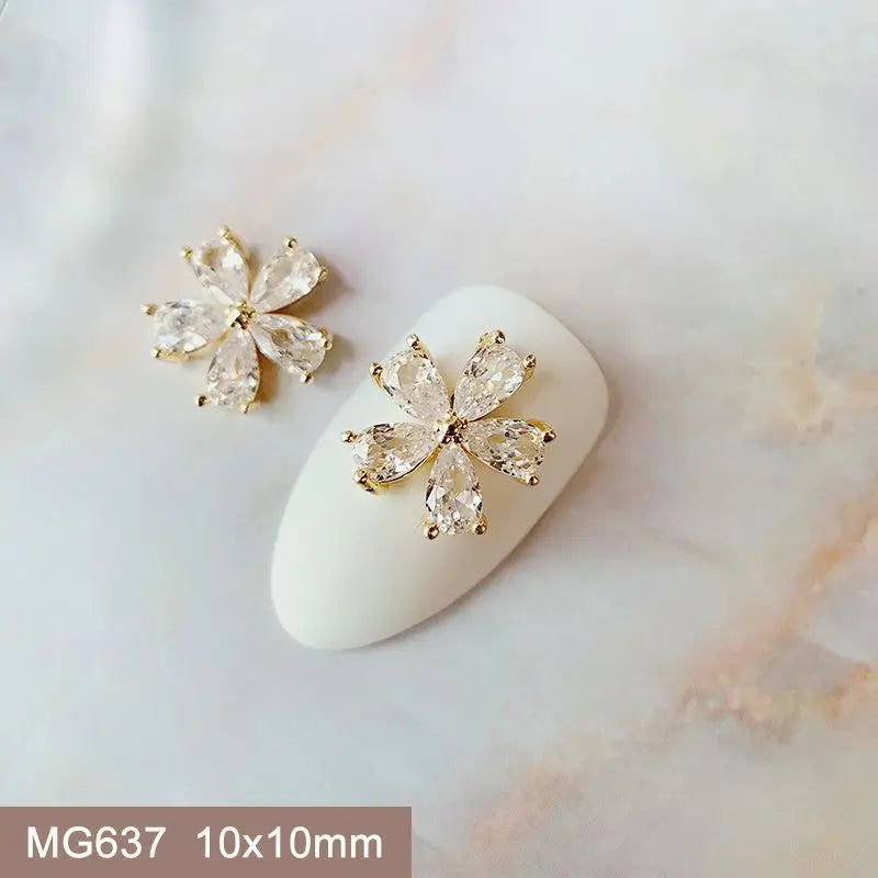 10 teile/los Oval Blume Bär Nagel Charms Schmuck Luxus Nagel Teile Edelsteine Steine Kristall Strass Nail art Dekoration Zubehör